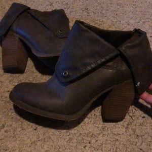 Lulus brown foldover booties